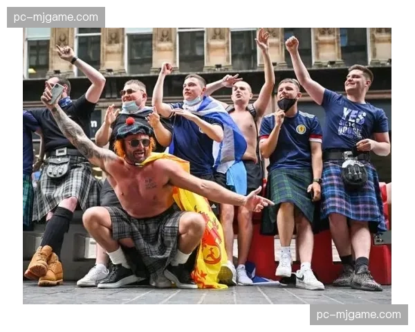 伦敦街头球迷俱乐部组织观赛活动，警力部署加强