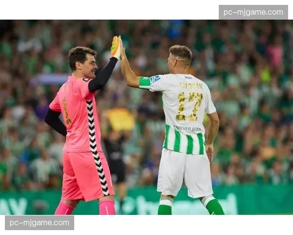 皇家贝蒂斯与老将华金续约一年，新合同至2027年夏