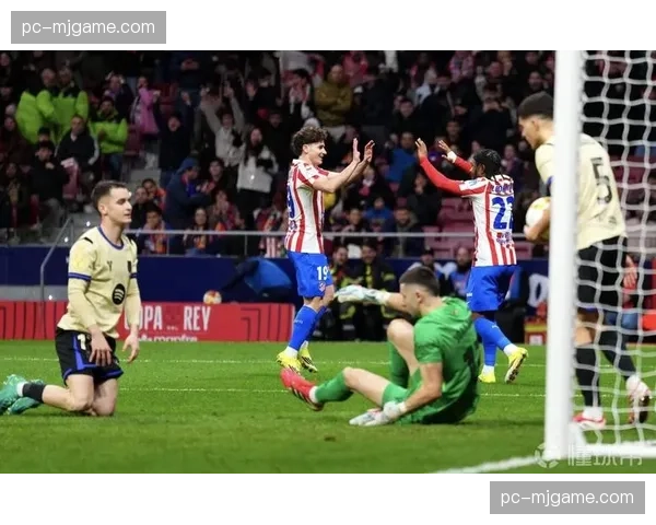 战术角力：里尔高位压迫致马赛后场出球连续失误，半场射门比12-3